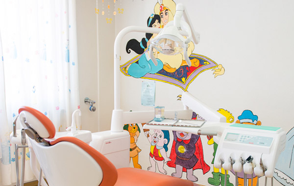 Zahnarzt Kinderbehandlungszimmer